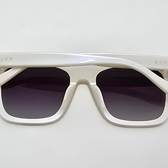 Diff Eyewear Meredith Snowbound Frame Grey Gradient Lens Sunglasses w/ Case 54mm main image 4